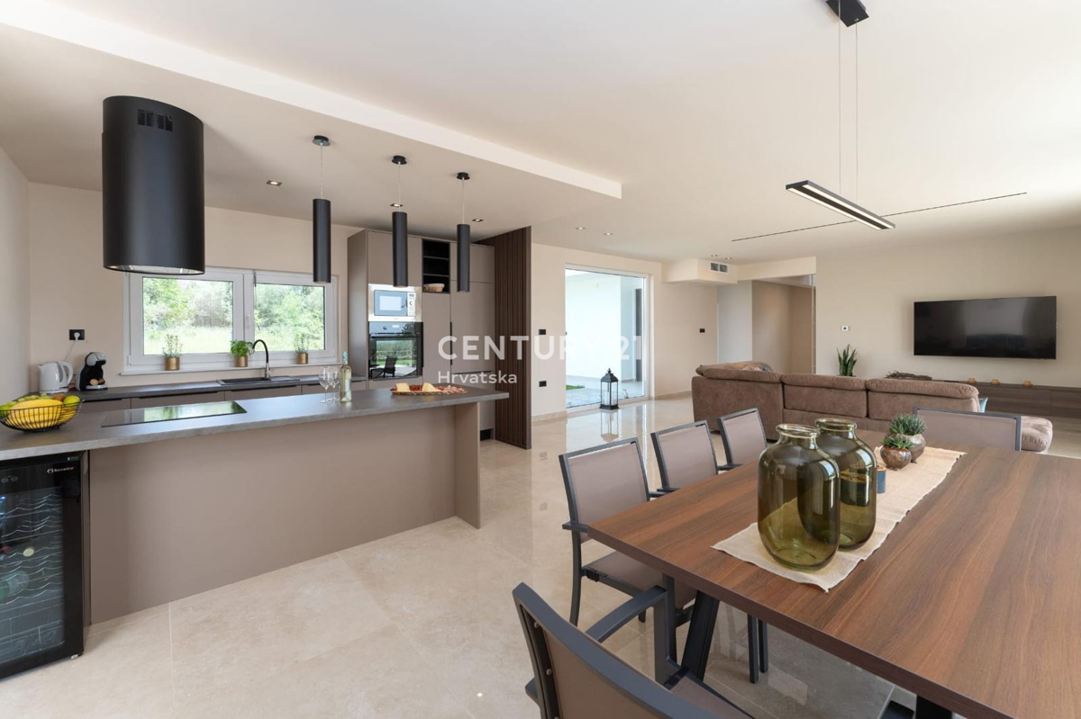 VABRIGA, ČUDOVITA, LUKSUZNA VILA S BAZENOM NA ODLIČNI LOKACIJI