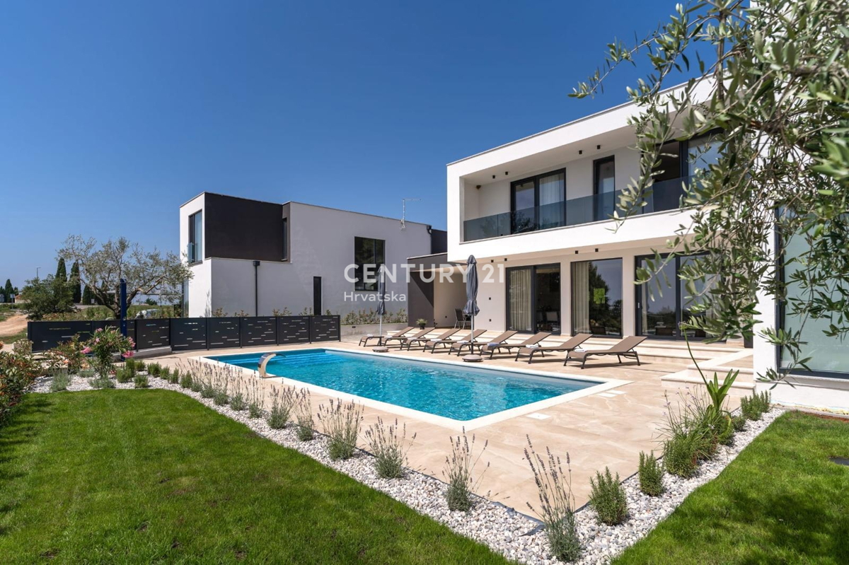 VABRIGA, ČUDOVITA, LUKSUZNA VILA S BAZENOM NA ODLIČNI LOKACIJI