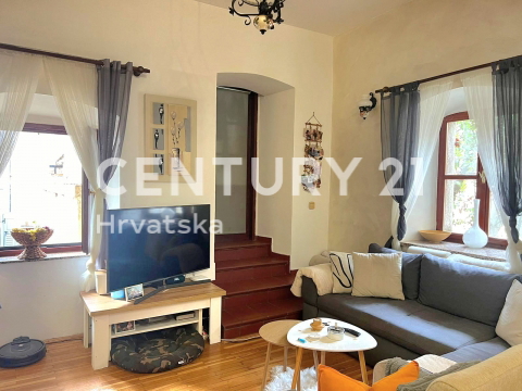 POREČ, ČUDOVITO STANOVANJE V SREDIŠČU MESTA