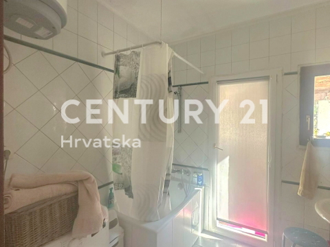 POREČ, ČUDOVITO STANOVANJE V SREDIŠČU MESTA