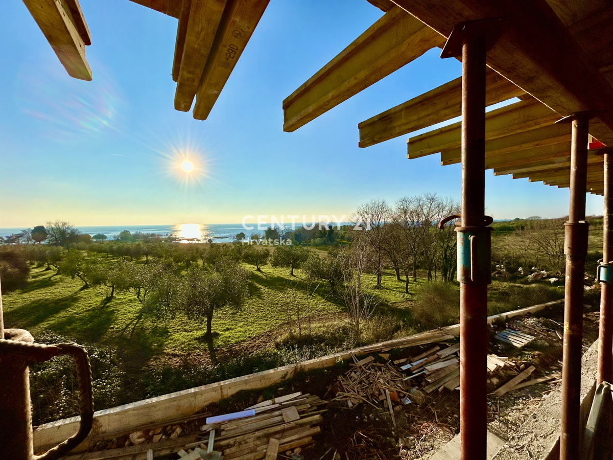 UMAG, DVOJNA HIŠA S PANORAMSKIM POGLEDOM NA MORJE IN DOLOMITE