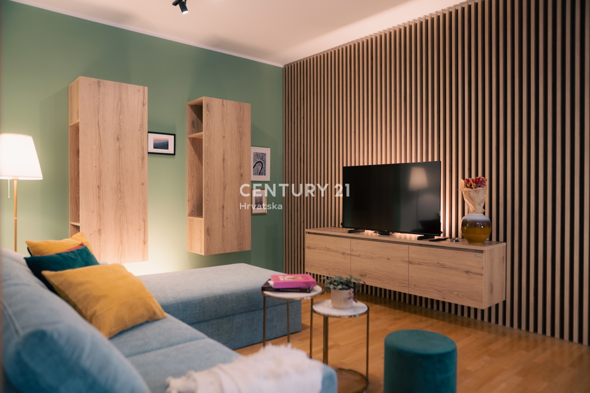 MARIBOR, POHORJE, STANOVANJE V PRITLIČJU Z VELIKIM ATRIJEM