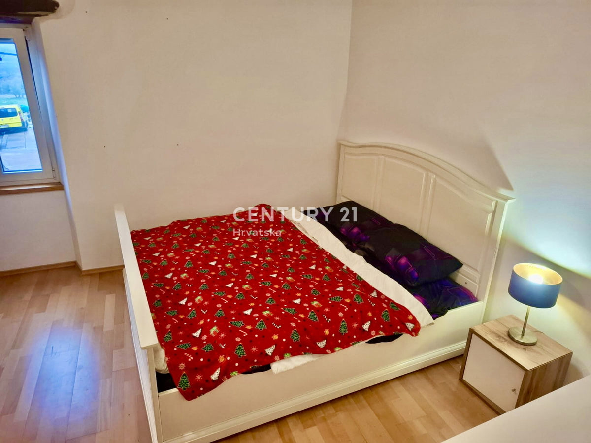 BRTONIGLA, OKOLICA, DVOSOBNO STANOVANJE LE 5 KM OD MORJA