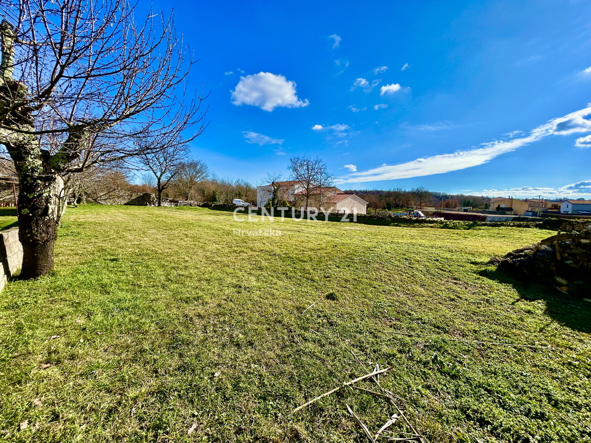 POREČ, OKOLICA, ATRAKTIVNO GRADBENO ZEMLJIŠČE NA VRHUNSKI LOKACIJI