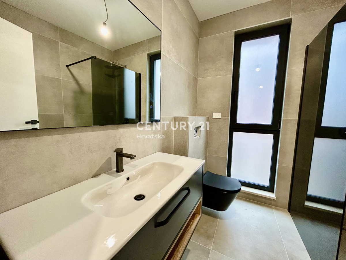 MEDULIN, NOV STAN S TREMI SOBAMI IN VISOKIM KOMFORTOM