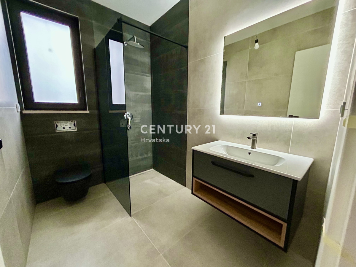 MEDULIN, NOV STAN S TREMI SOBAMI IN VISOKIM KOMFORTOM