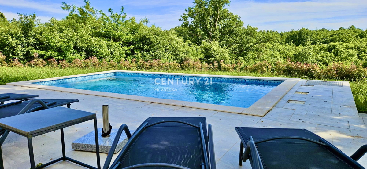 Žminj, okolica, šarmantna pritlična hiša obdana z naravo