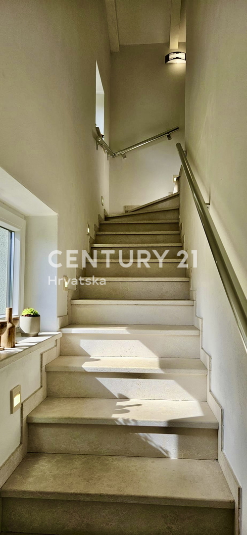 Žminj, okolica, šarmantna pritlična hiša obdana z naravo