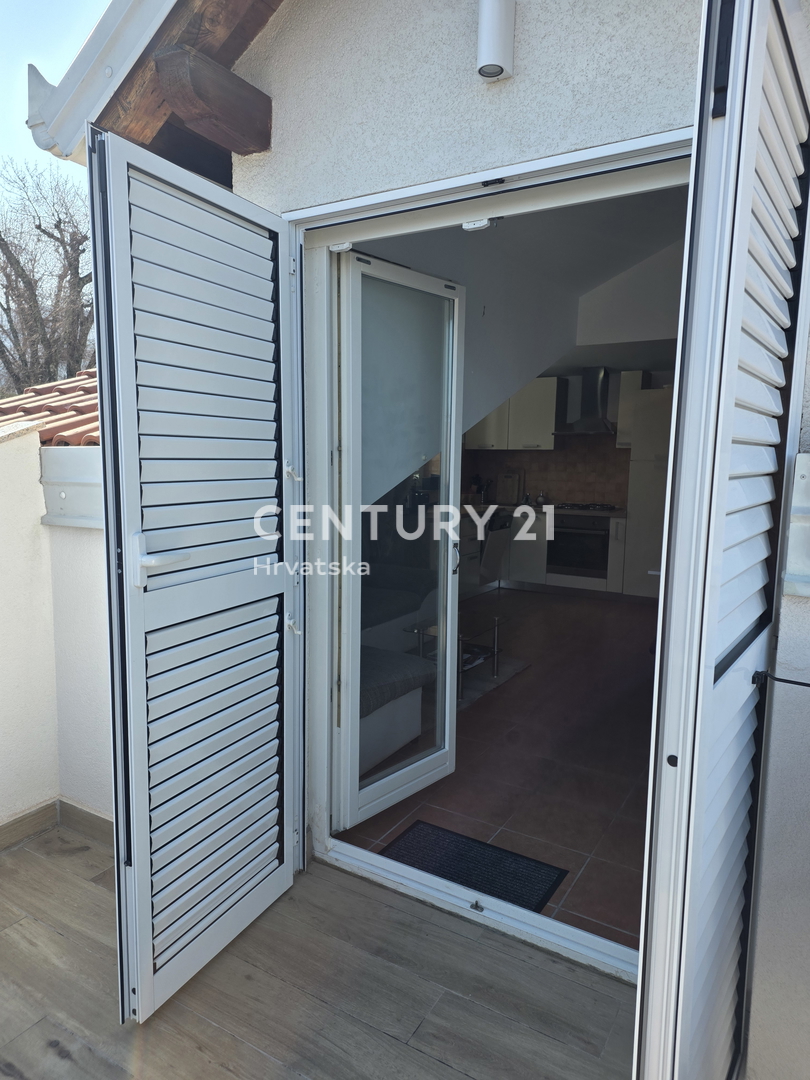 Lovran atraktiven stanovanje na peš razdalji od morja