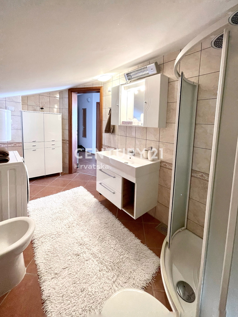 Lovran atraktiven stanovanje na peš razdalji od morja