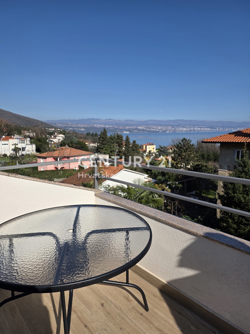 Lovran atraktiven stanovanje na peš razdalji od morja