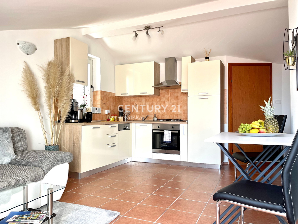 Lovran atraktiven stanovanje na peš razdalji od morja