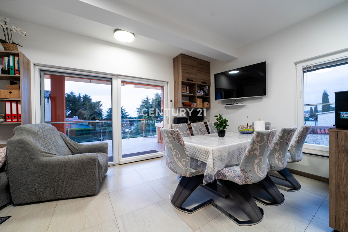 NOVIGRAD, VILA S BAZENOM, 50 METROV OD MORJA IN ČUDOVITIM POGLEDOM NA MORJE