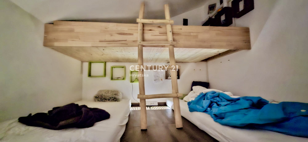 FUNTANA, STAN SAMO 600 METROV OD PLAŽE IN MORJA