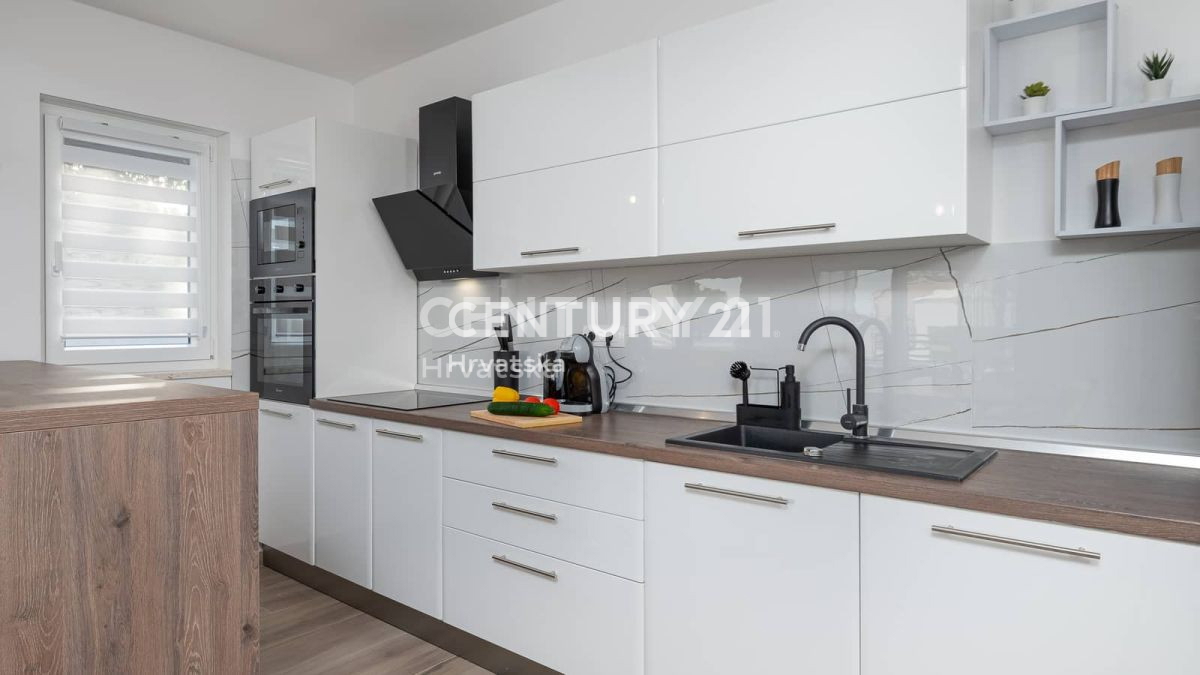 Prodaja, hiša, samostojna, Istarska županija, Svetvinčenat, Juršići