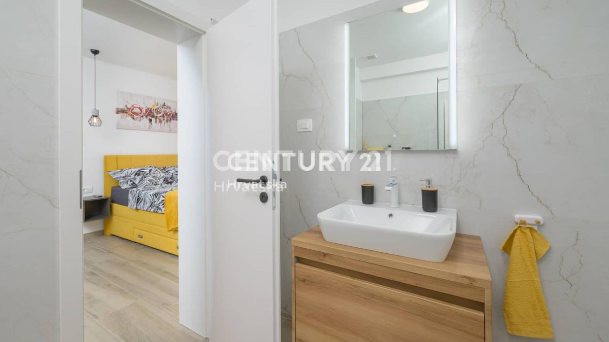 Prodaja, hiša, samostojna, Istarska županija, Svetvinčenat, Juršići