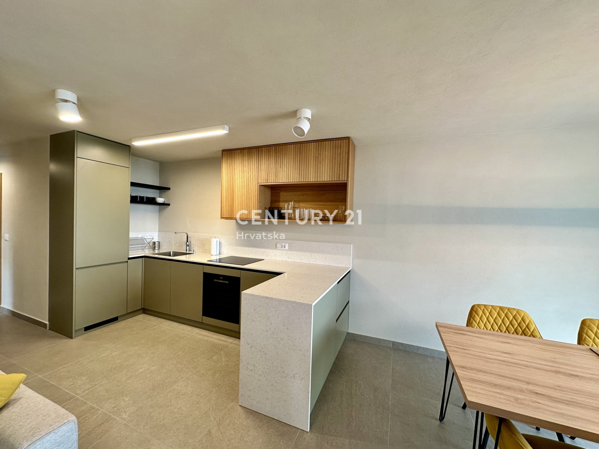 LABIN, stanovanje v novogradnji z odprtim pogledom na morje