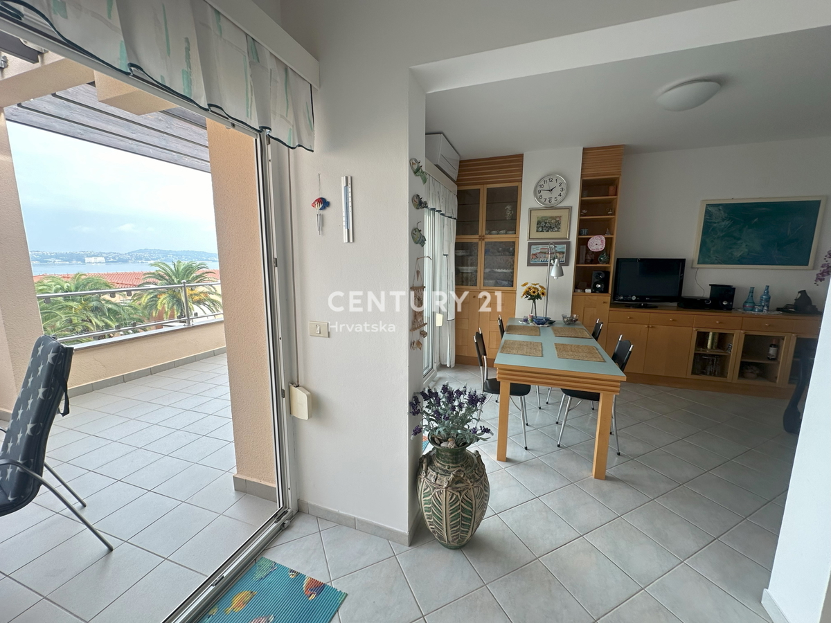 UMAG, stanovanje z dvema spalnicama in odprtim pogledom na morje