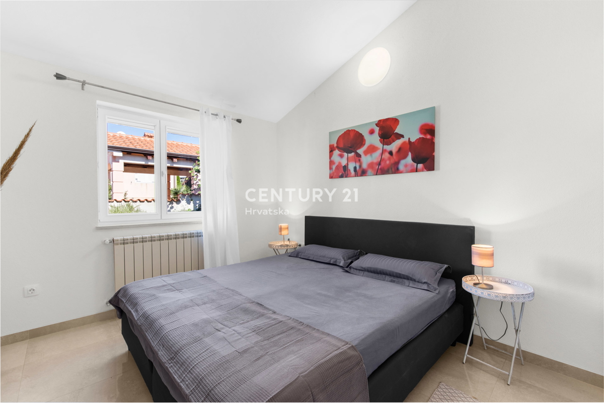 Poreč, prodaja pritlične hiše s bazenom