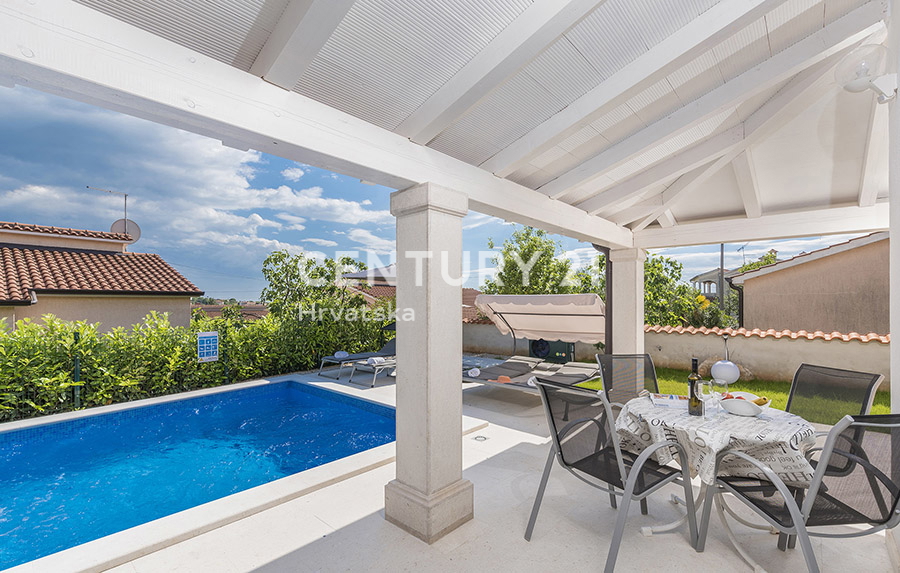 Poreč, prodaja pritlične hiše s bazenom