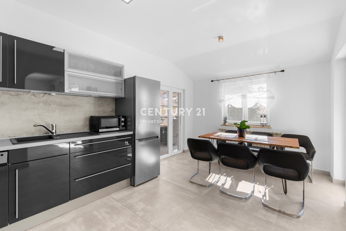 Poreč, prodaja pritlične hiše s bazenom