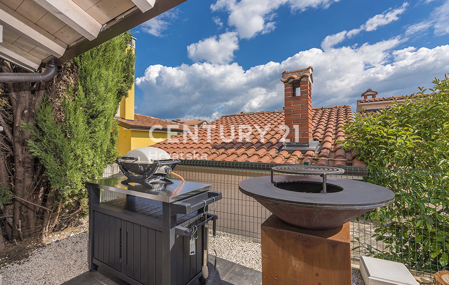 Poreč, prodaja pritlične hiše s bazenom