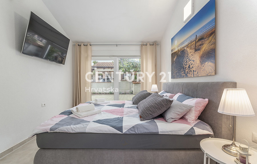 Poreč, prodaja pritlične hiše s bazenom