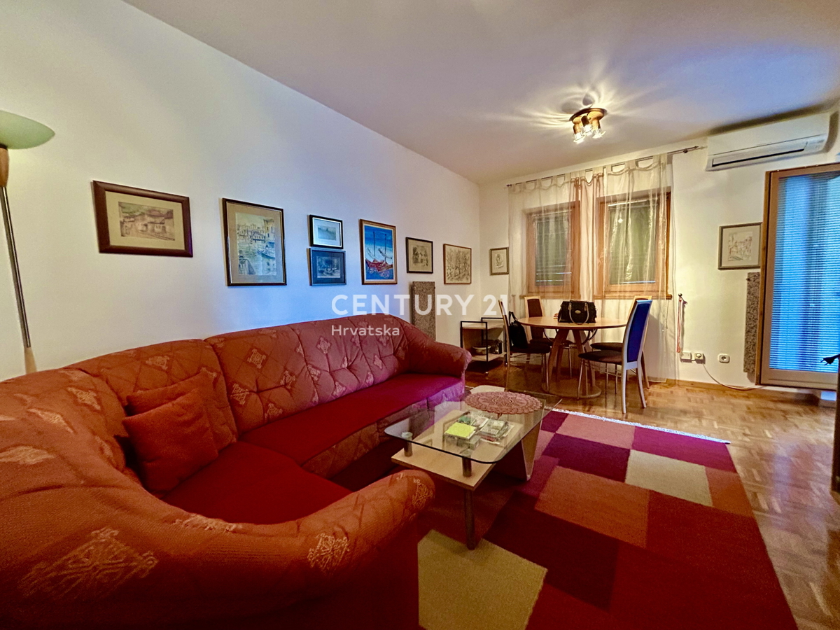 UMAG, CENTER, STANOVANJE Z VELIKIM POTENCIALOM NA ODLIČNI LOKACIJI