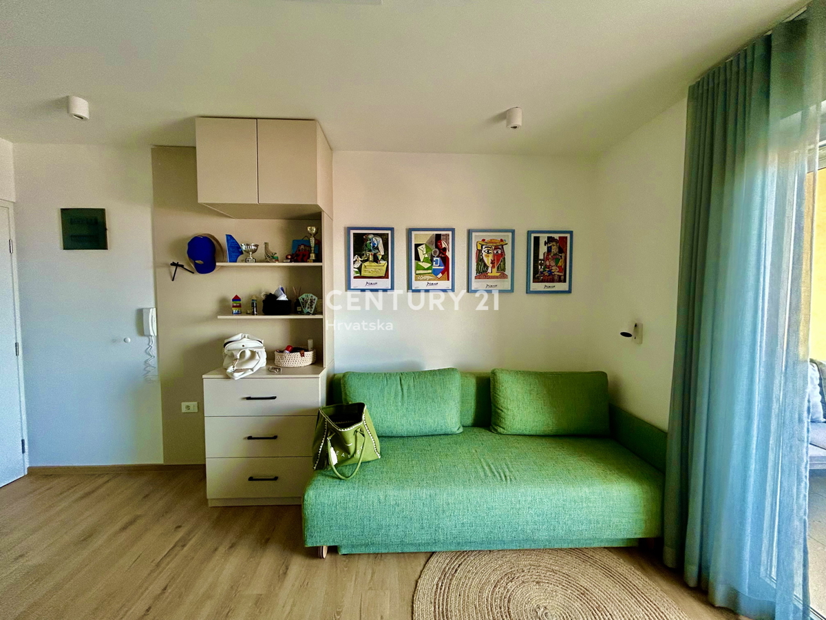 UMAG, CRVENI VRH, FANTASTIČNO STANOVANJE Z ODPRTIM IN PANORAMSKIM POGLEDOM NA MORJE