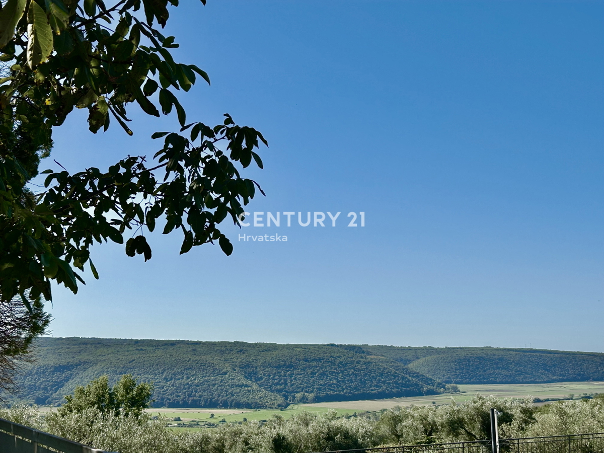 GROŽNJAN, OKOLICA, KAMNITA HIŠA S PANORAMSKIM RAZGLEDOM