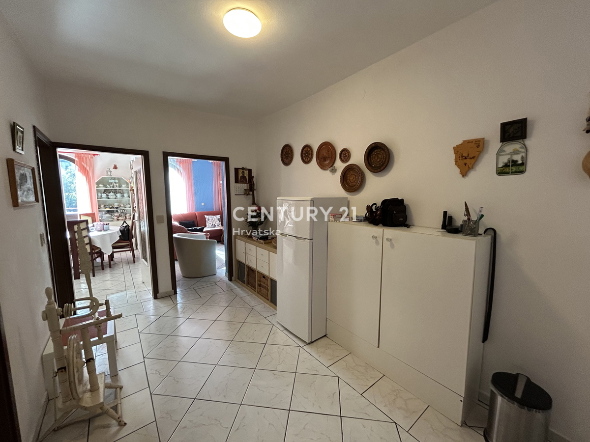 UMAG, OKOLICA, DRUŽINSKA HIŠA S PESTRIM POTENCIALOM