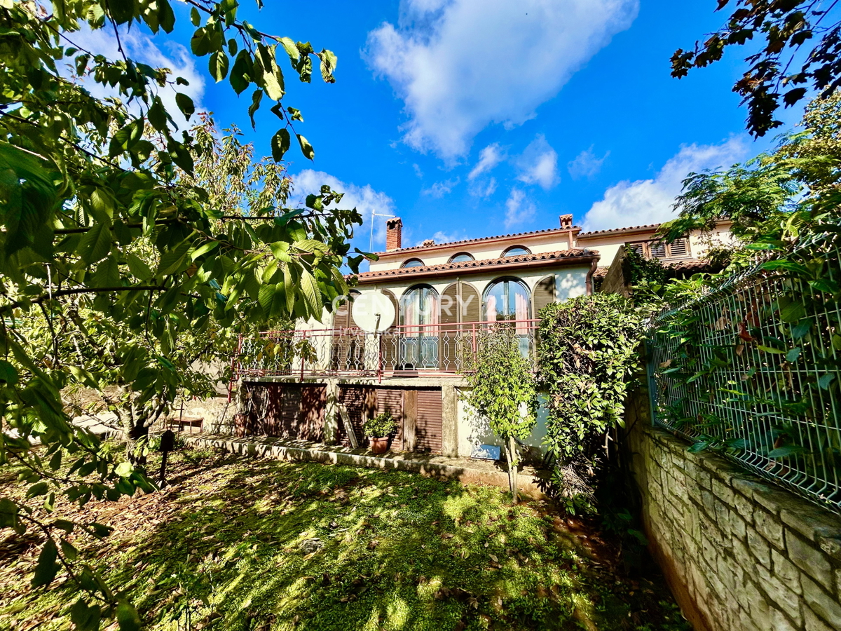 UMAG, OKOLICA, DRUŽINSKA HIŠA S PESTRIM POTENCIALOM