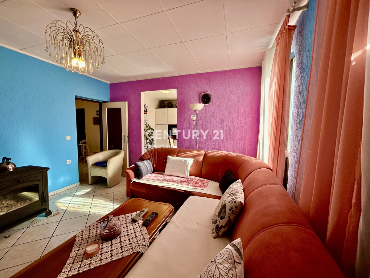 UMAG, OKOLICA, DRUŽINSKA HIŠA S PESTRIM POTENCIALOM