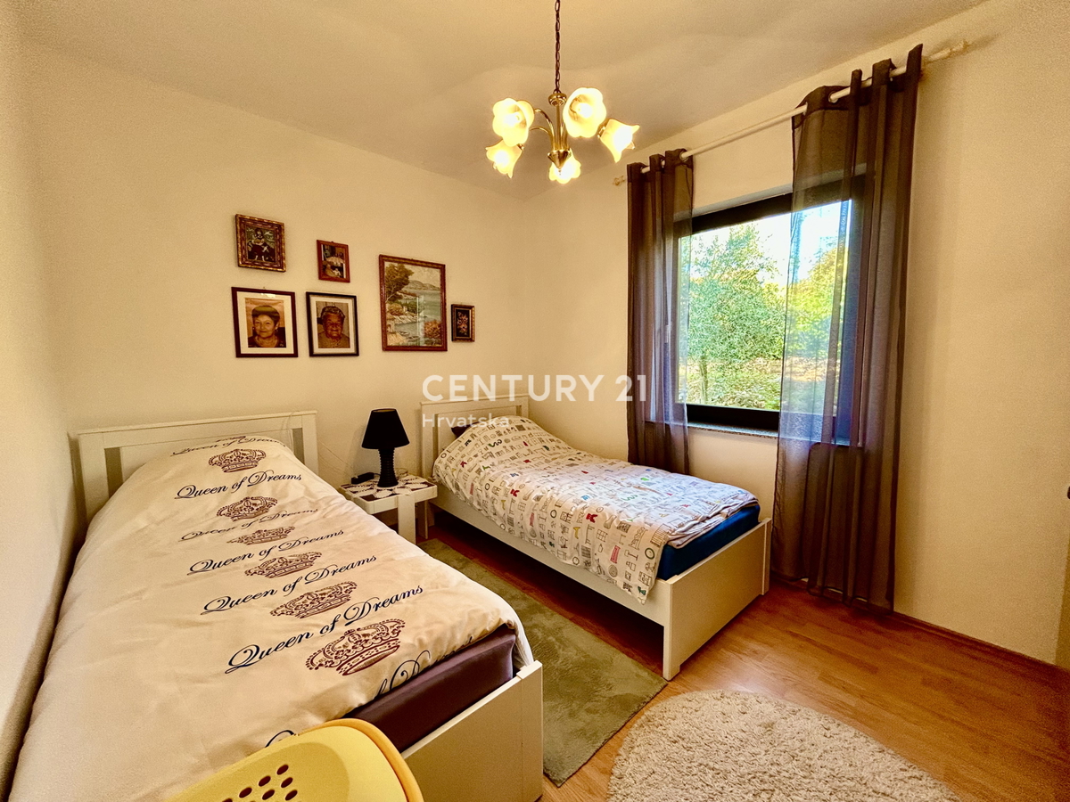 UMAG, OKOLICA, DRUŽINSKA HIŠA S PESTRIM POTENCIALOM