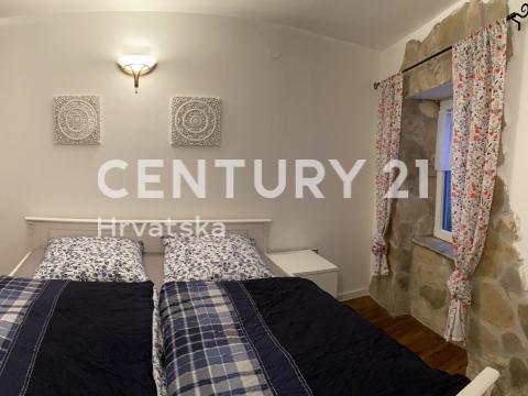 VODNJAN, ISTARSKA KAMENA HIŠA V CENTRU