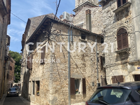 VODNJAN, ISTARSKA KAMENA HIŠA V CENTRU