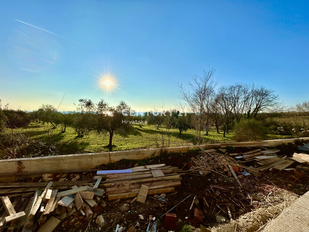 Umag, dvojna hiša samo 150 metrov od plaže s panoramskim in odprtim pogledom na morje
