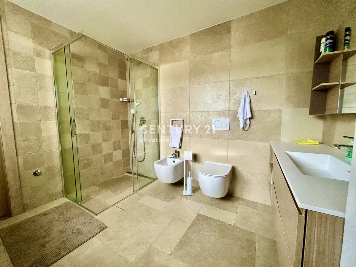 UMAG, OKOLICA, FANTASTIČNA HIŠA Z RAZGLEDOM NA MORJE, PRILOŽNOST!!