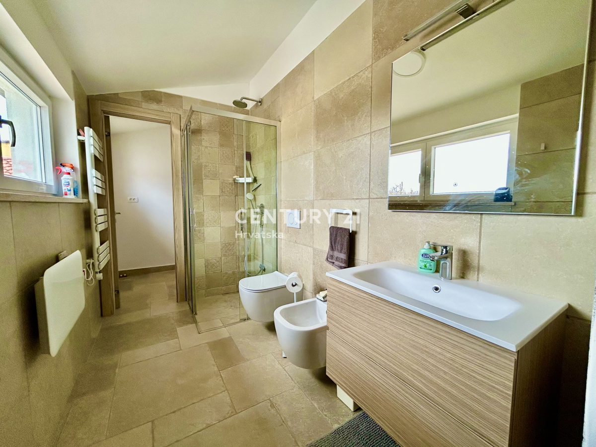 UMAG, OKOLICA, FANTASTIČNA HIŠA Z RAZGLEDOM NA MORJE, PRILOŽNOST!!