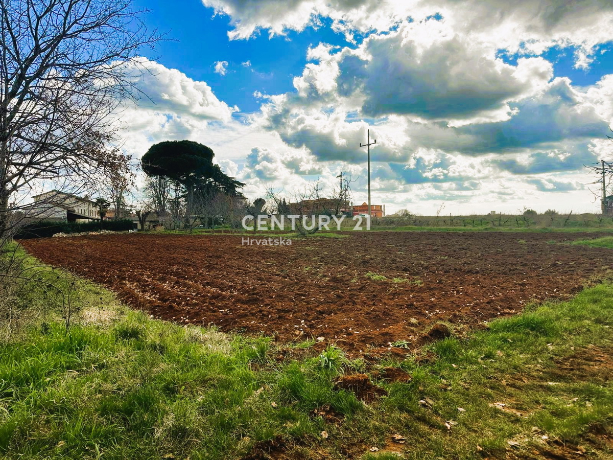 KAŠTELIR, PRODAJA GRADBENI ZEMLJIŠČE