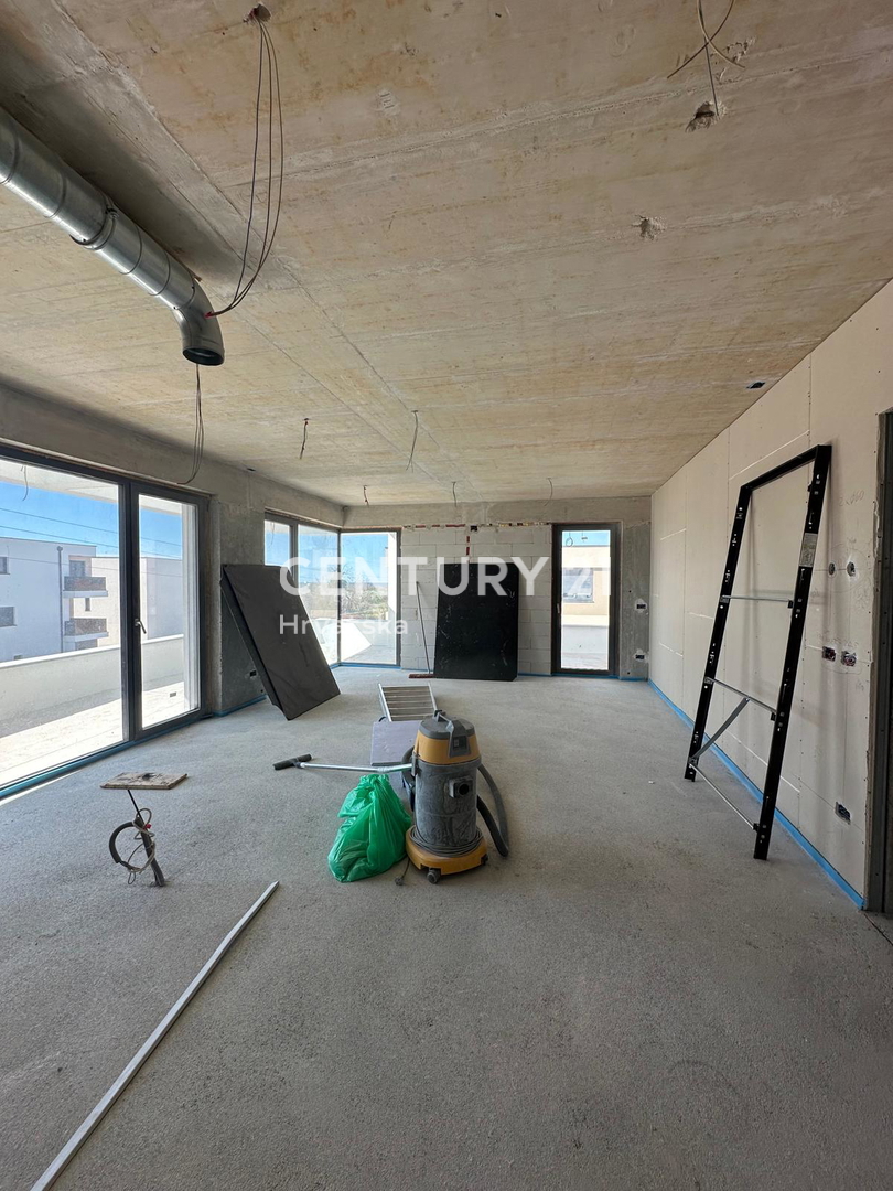 UMAG, PRODAJA TROSOBNEGA STANOVANJA V NOVOGRADNJI