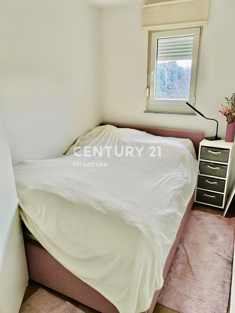 POREČ, ČERVAR PORAT, RENOVIRANO STANOVANJE NA ODLIČNI LOKACIJI