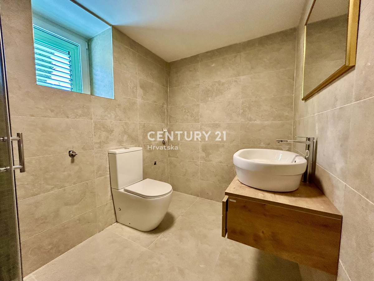 SOVINJAK, OKOLICA, ZNIŽANO - PRILOŽNOST, HITRA PRODAJA, POPOLNOMA PRENOVLJENA SAMOSTOJNA KAMNITA HIŠA