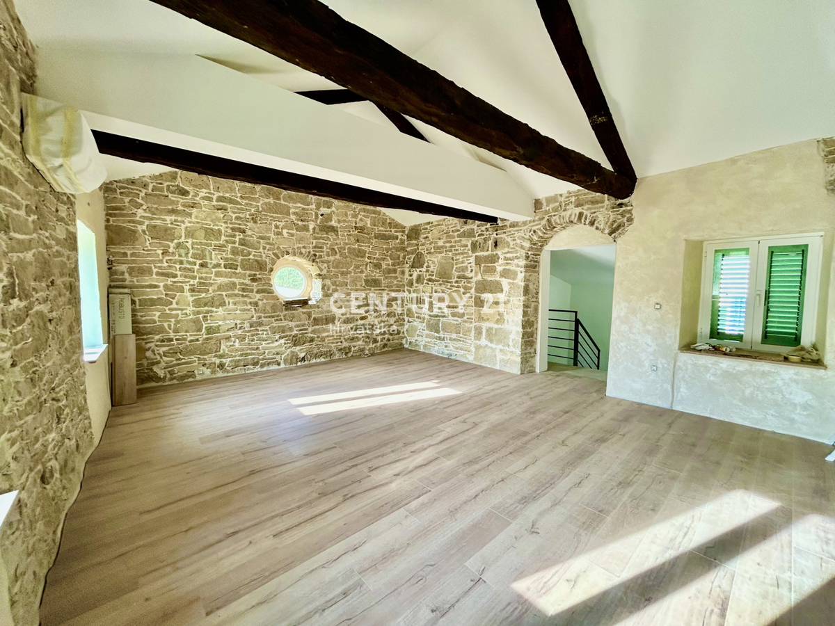 SOVINJAK, OKOLICA, ZNIŽANO - PRILOŽNOST, HITRA PRODAJA, POPOLNOMA PRENOVLJENA SAMOSTOJNA KAMNITA HIŠA