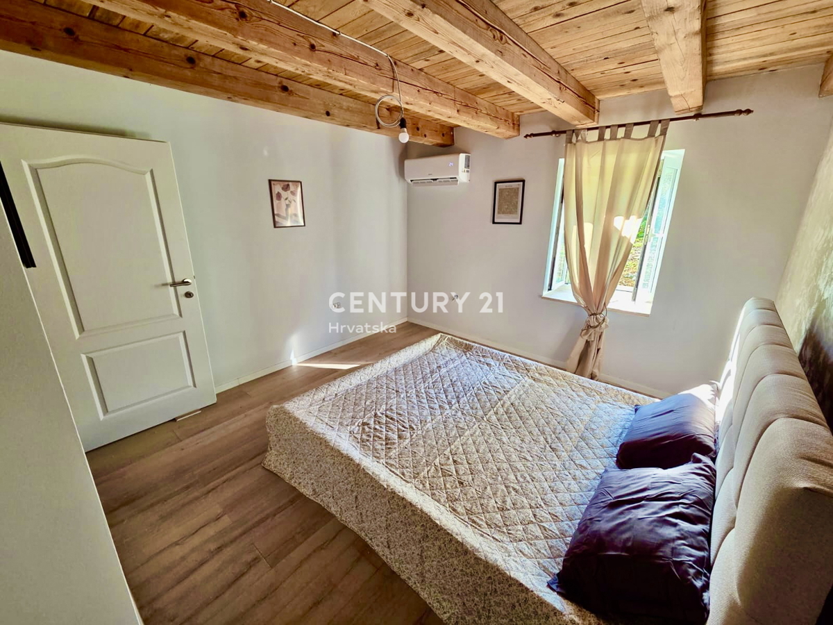 SOVINJAK, OKOLICA, ZNIŽANO - PRILOŽNOST, HITRA PRODAJA, POPOLNOMA PRENOVLJENA SAMOSTOJNA KAMNITA HIŠA