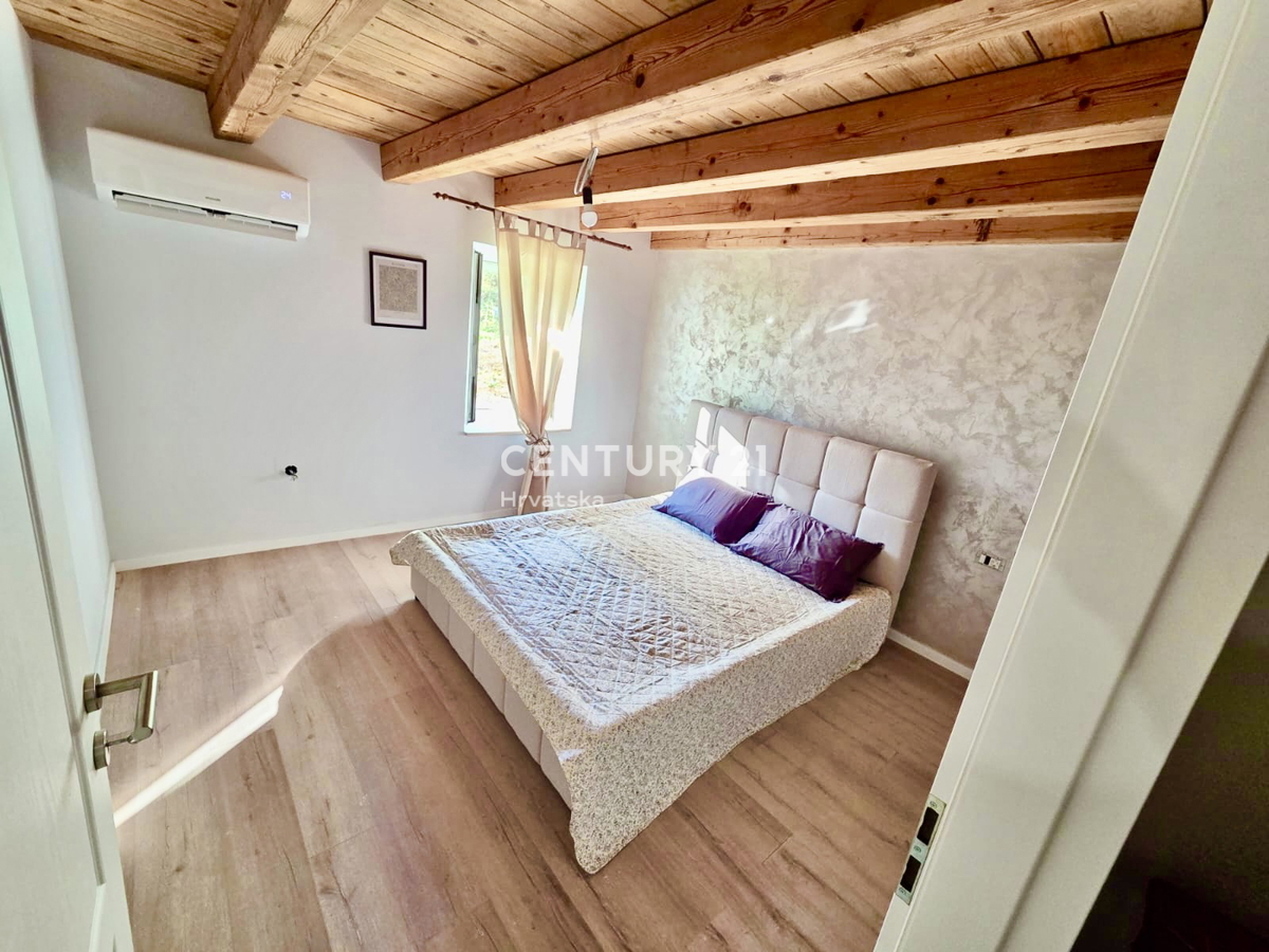 SOVINJAK, OKOLICA, ZNIŽANO - PRILOŽNOST, HITRA PRODAJA, POPOLNOMA PRENOVLJENA SAMOSTOJNA KAMNITA HIŠA