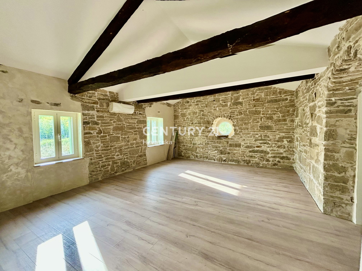 SOVINJAK, OKOLICA, ZNIŽANO - PRILOŽNOST, HITRA PRODAJA, POPOLNOMA PRENOVLJENA SAMOSTOJNA KAMNITA HIŠA