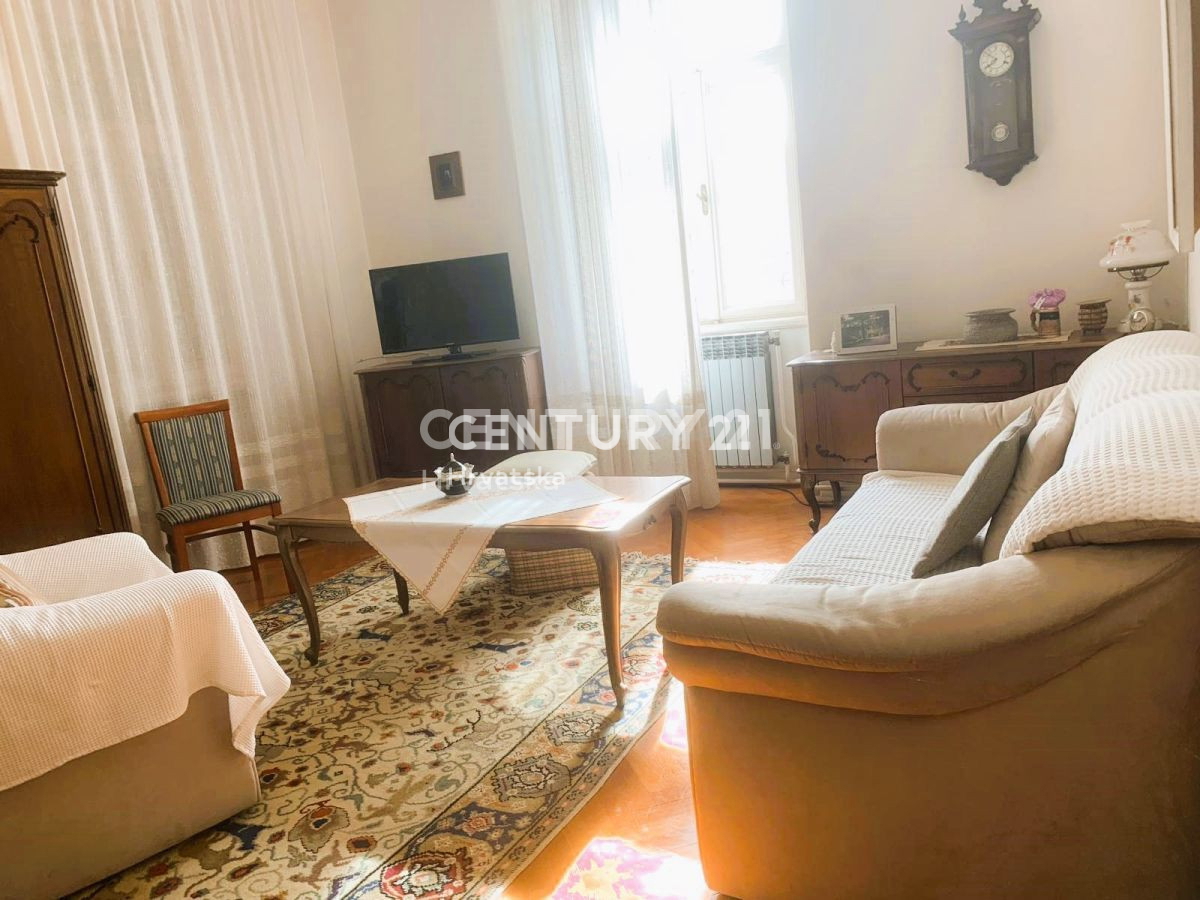 Prodaja, stanovanje, 3,5-sobno (3S+DB), Istarska županija, Rovinj