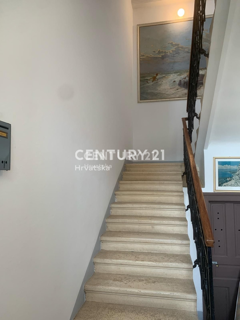 Prodaja, stanovanje, 3,5-sobno (3S+DB), Istarska županija, Rovinj