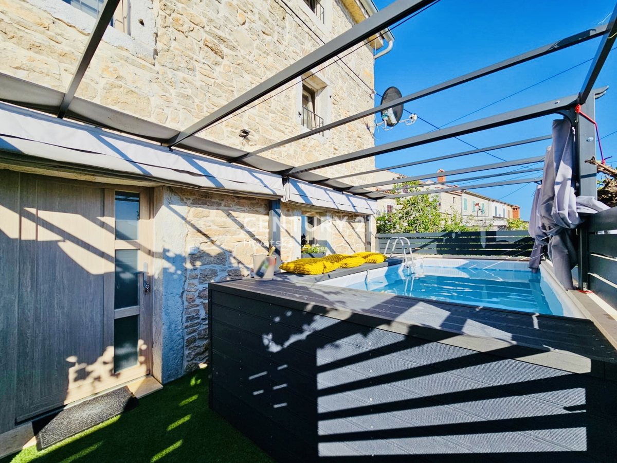 POREČ, VIŠNJAN, RENOVIRANA KAMENA HIŠA IN DVA STUDIO APARTMAJA
